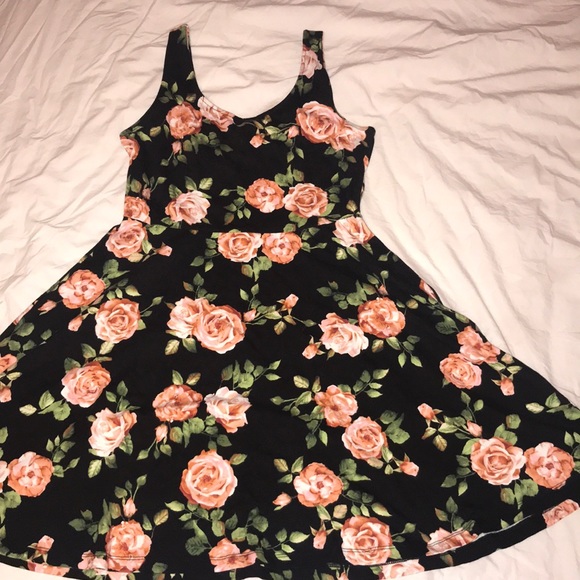 Forever 21 Dresses & Skirts - Floral Print Skater Dress Forever 21 Dresses & Skirts - Floral Print Skater Dress